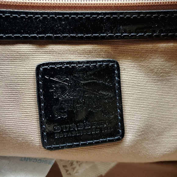 Burberry hobo bag with wallet - Picture 2 of 5
